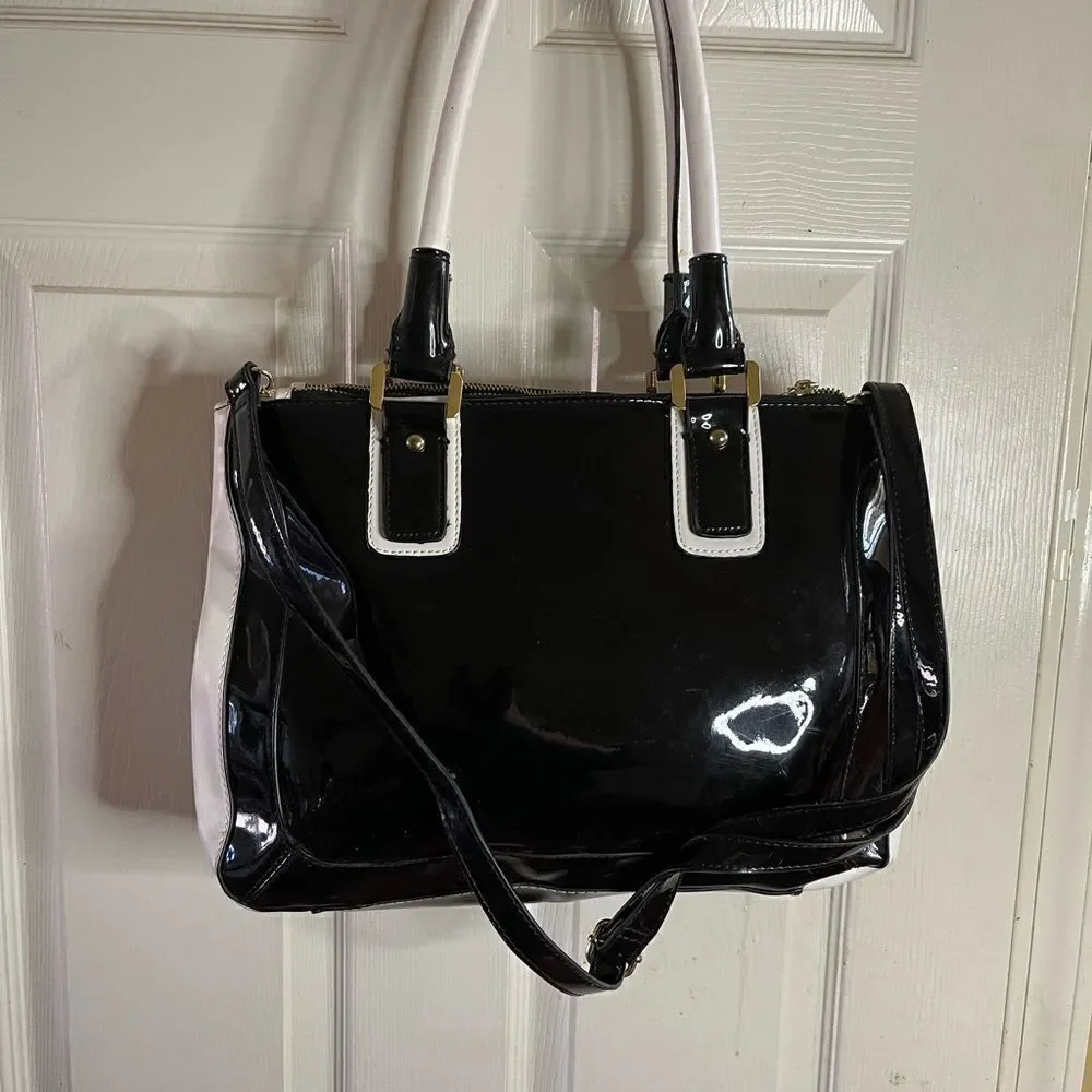 Anne Klein large black and white color block Satchel with gold tone hardwares.
